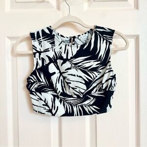 Black and white en Creme crop top